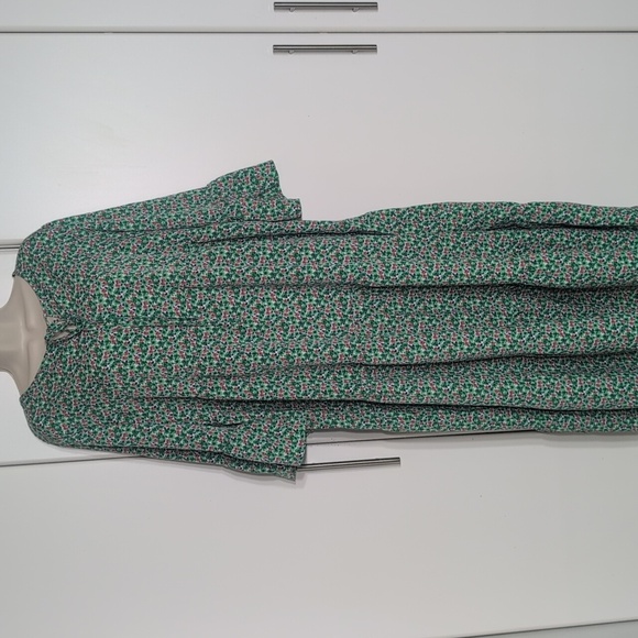 Floral Green Maxi Dress - Picture 1 of 10
